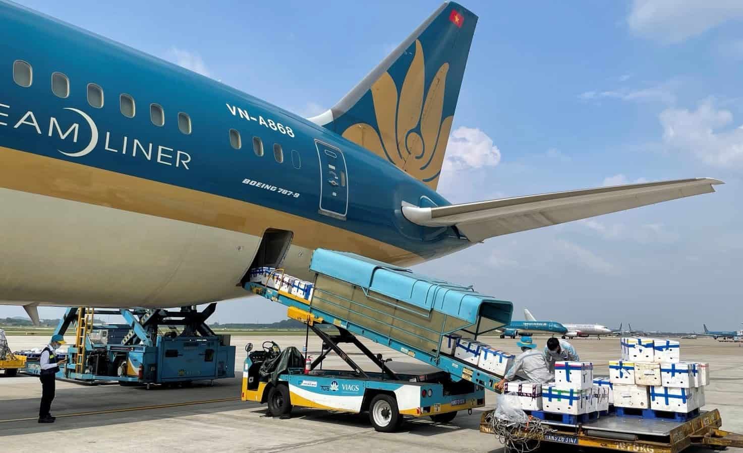 Bộ chứng từ nhập khẩu chính ngạch: hóa đơn thương mại, phiếu đóng gói, vận đơn và C/O mẫu KV hàng Hàn Quốc