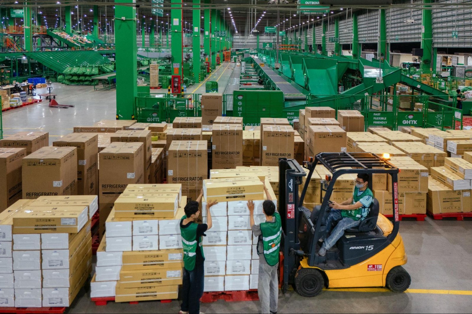 Container hàng Hàn Quốc nhập trực tiếp về cảng Việt Nam theo đường chính ngạch